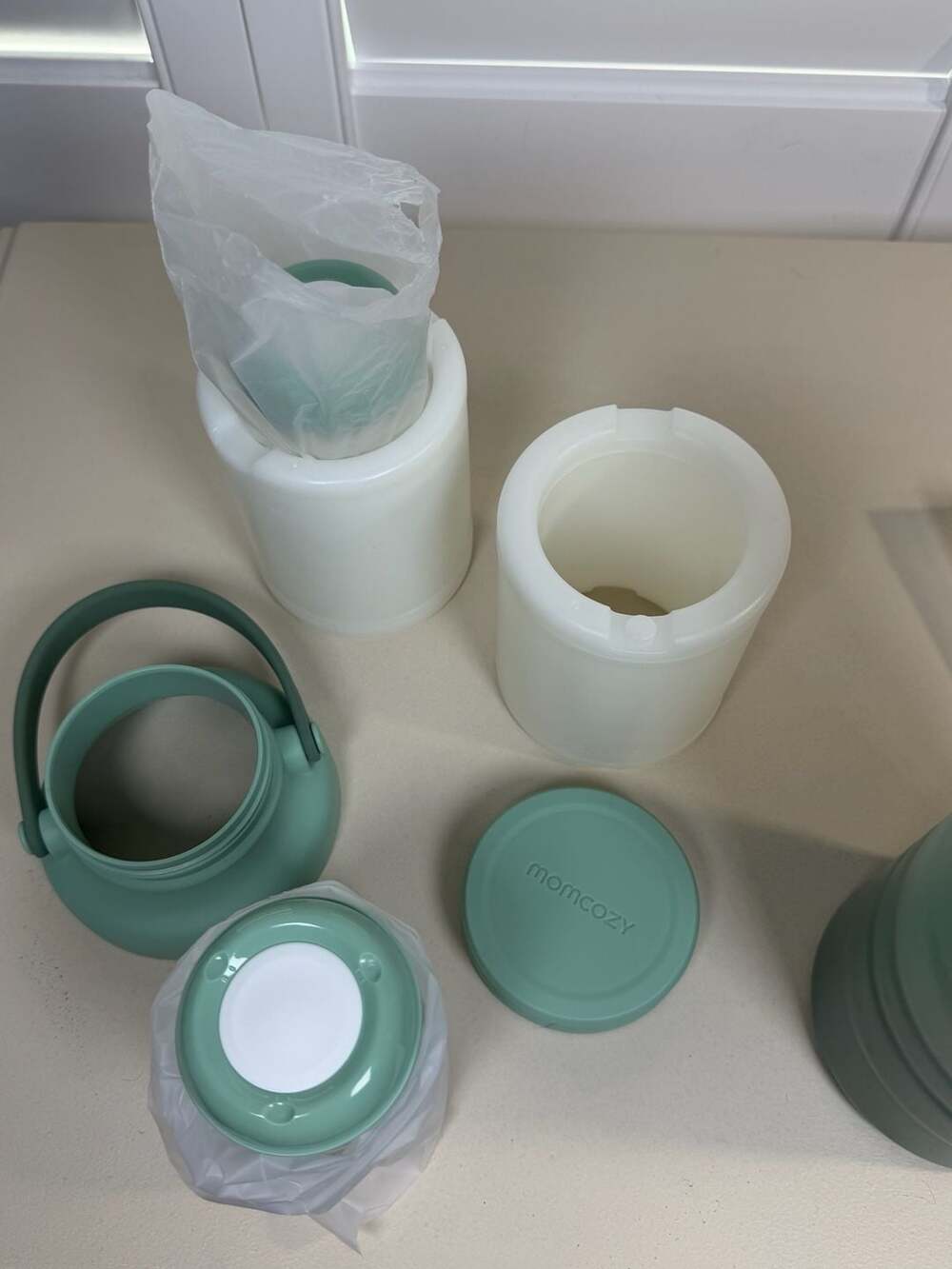 Momcozy CM01 Portable Breast Milk Cooler - Picture 5 of 5